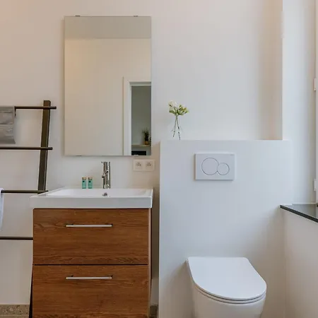 Huswell - Charming Just Steps From The Beach. Apartamento