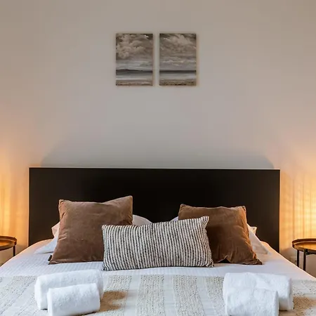 Huswell - Charming Just Steps From The Beach. Apartment